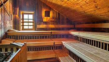 [Translate to Tschechisch:] Obere Tennen-Sauna in der Bayerwald-Sauna